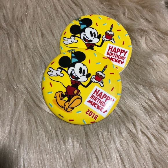 Disney Mickey 90th birthday pin - Picture 3 of 4
